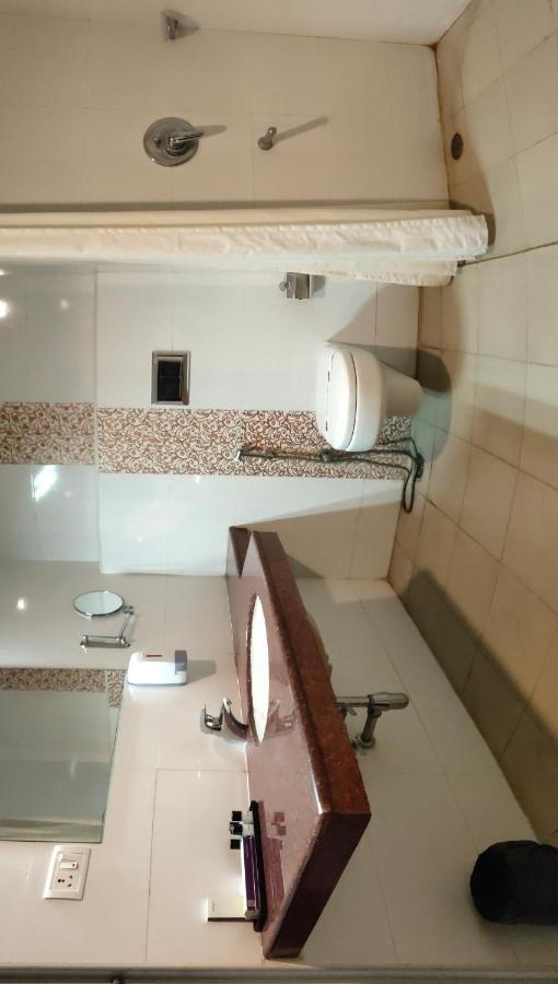 Hotel Saptagiri Хидерабад Екстериор снимка