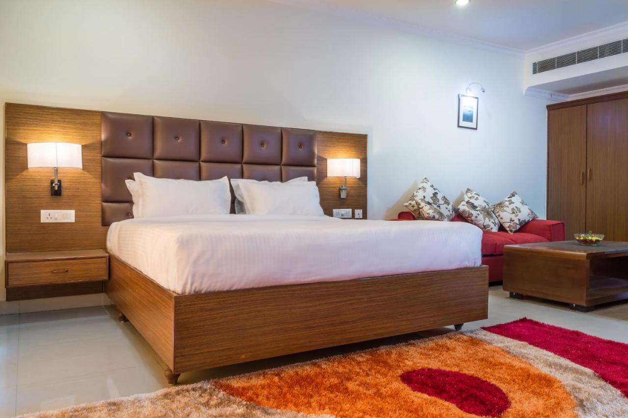 Hotel Saptagiri Хидерабад Екстериор снимка