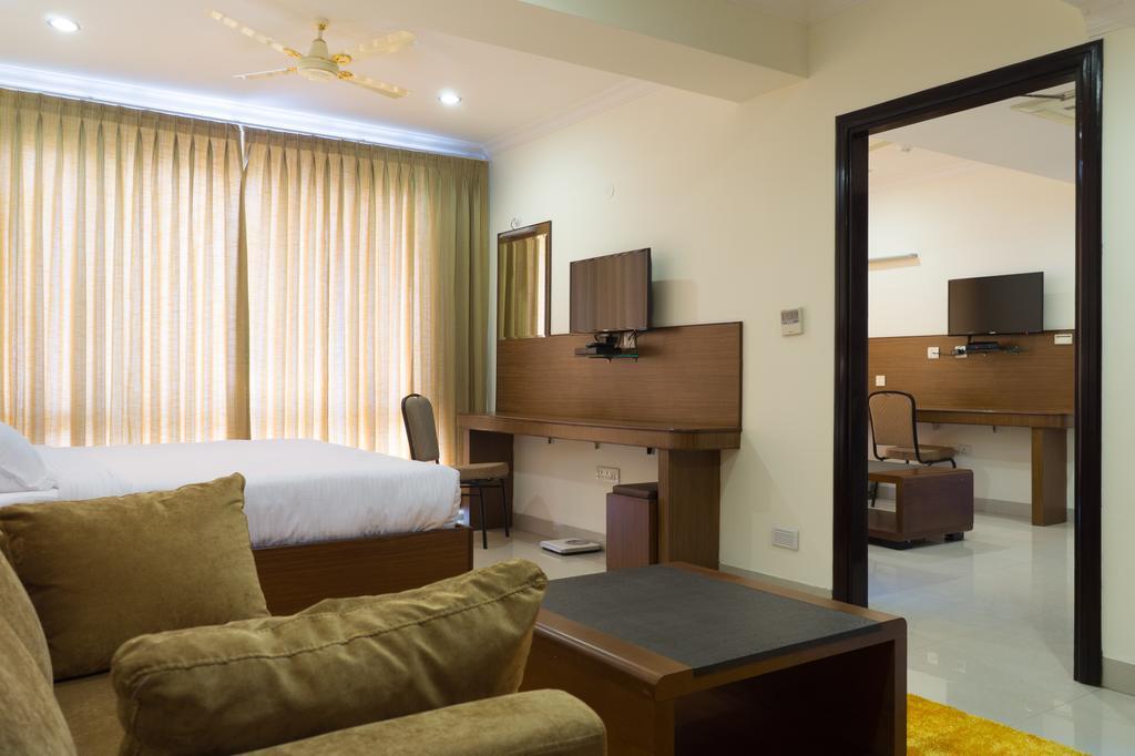 Hotel Saptagiri Хидерабад Екстериор снимка