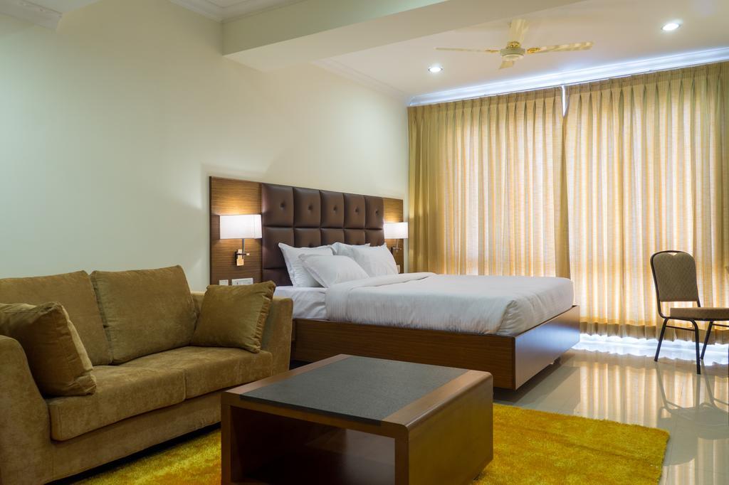 Hotel Saptagiri Хидерабад Екстериор снимка