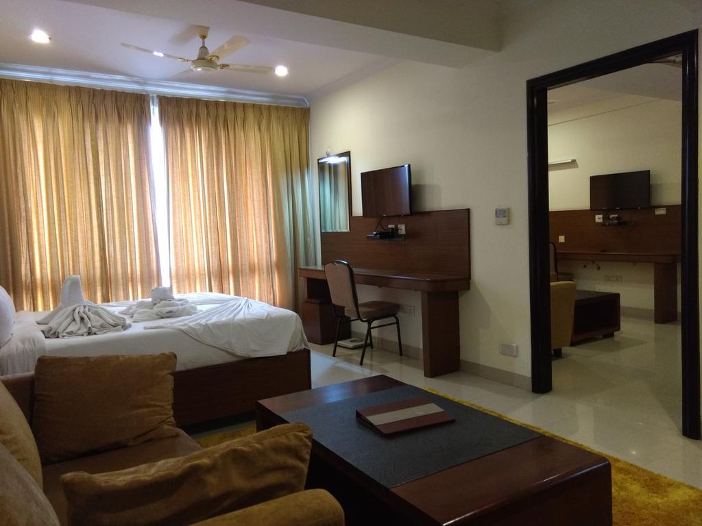 Hotel Saptagiri Хидерабад Екстериор снимка