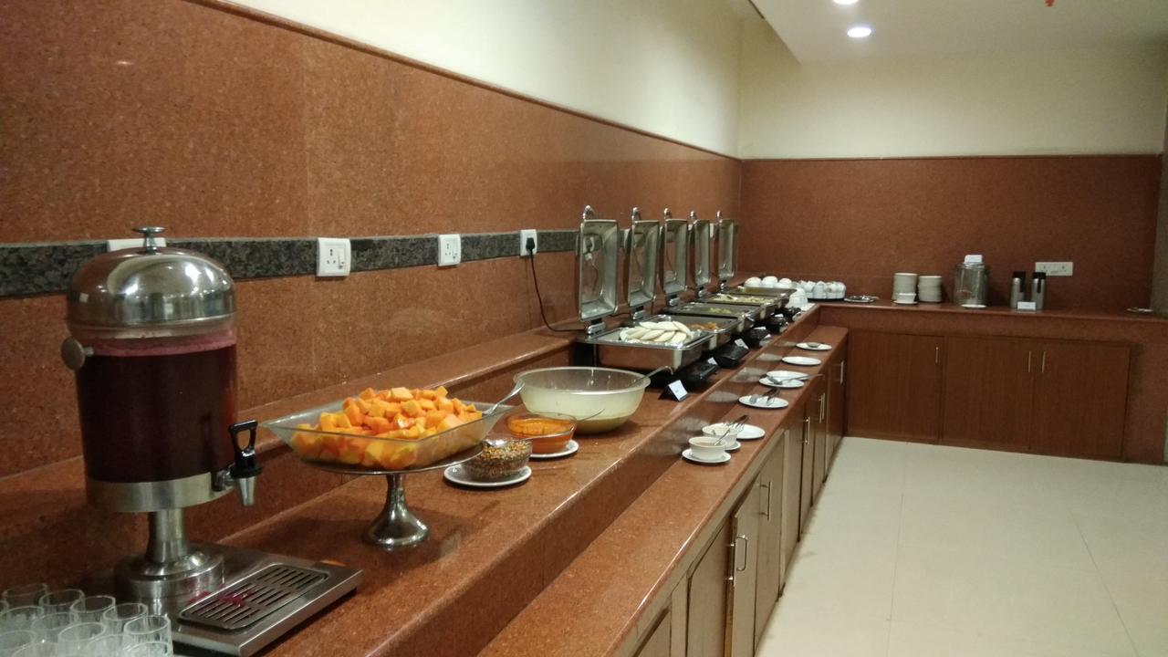 Hotel Saptagiri Хидерабад Екстериор снимка